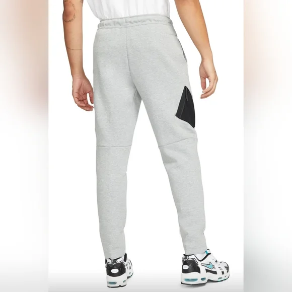 Nike Sportswear Tech Fleece Pant - Picture 2 of 4